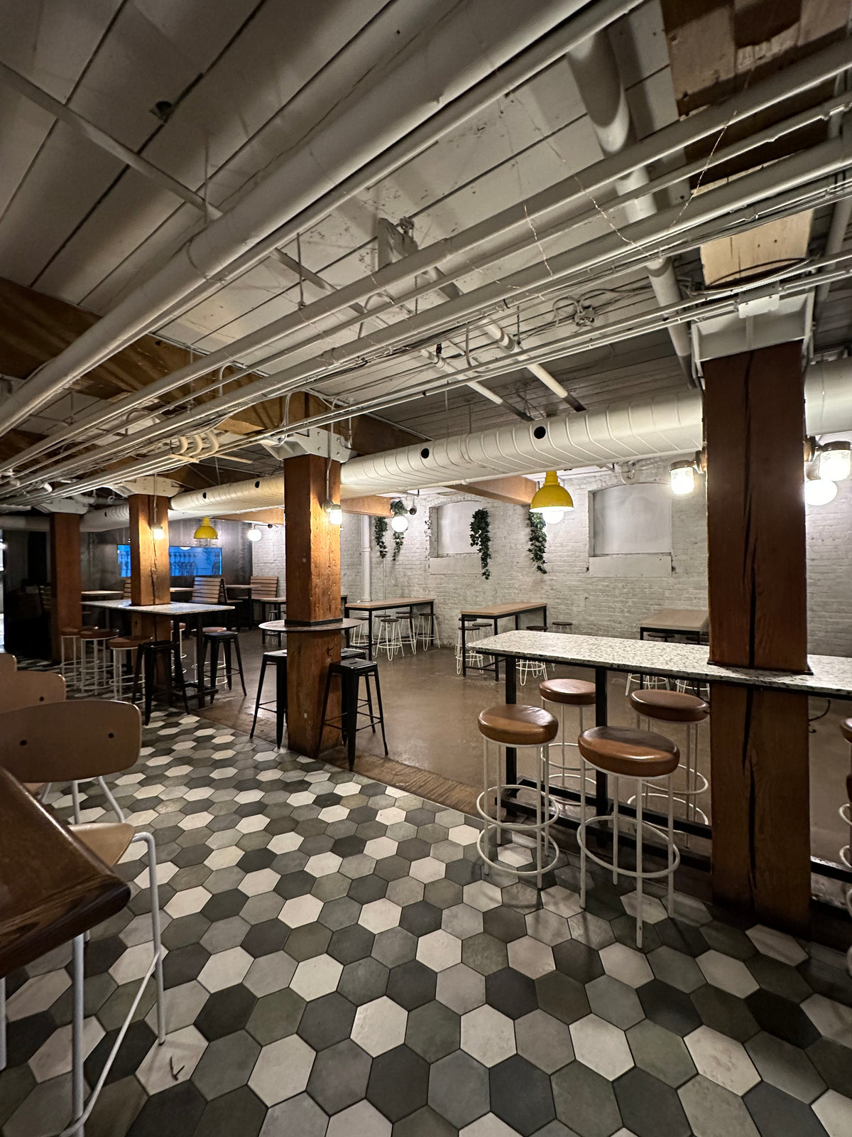 Mascot Brewery - King St Location - 220 King St W - Indoor Dining space